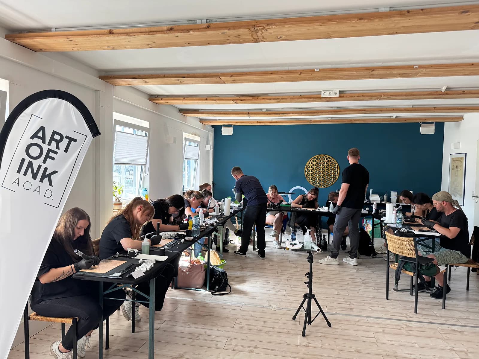 Teilnehmer beim Tattoo-Grundkurs der Art of Ink Academy im September 2026